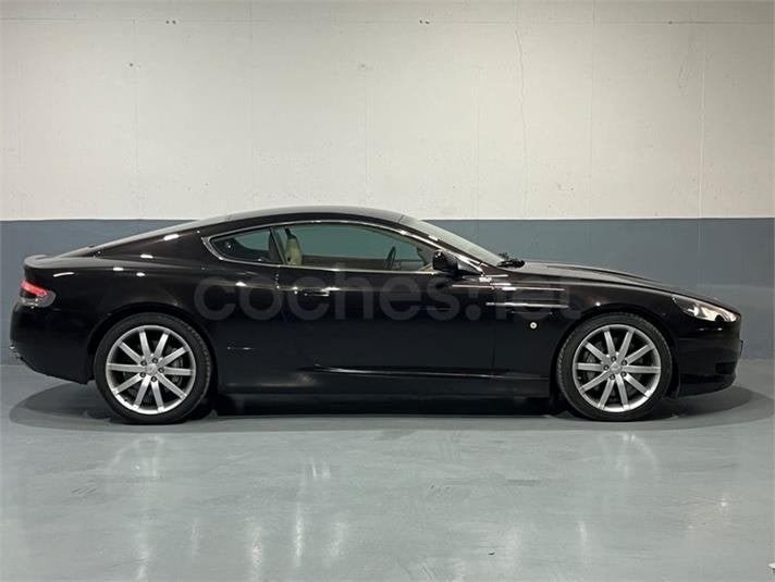 Aston Martin DB9 — side profile